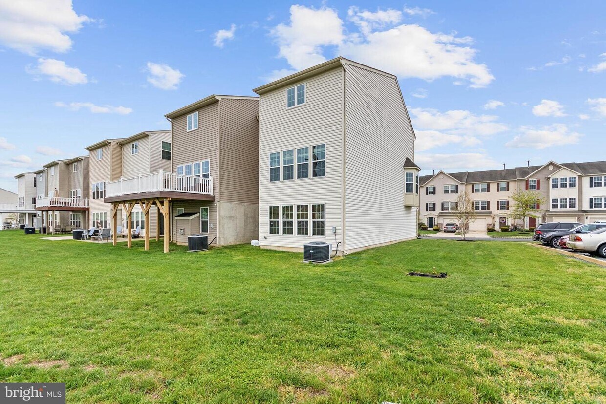 201 Matisse Way, Monroe, NJ 08094 Townhome Rentals in Monroe NJ