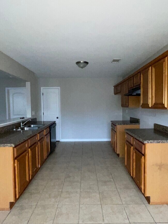 Building Photo - 14015 Pine Glen Cv. Alexander, AR 72002