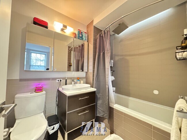 Foto del edificio - 123 Parkside Ave