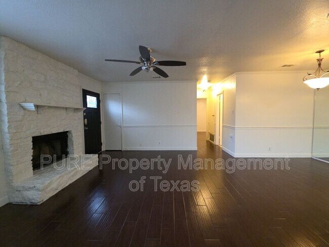 Building Photo - 8708 Piney Point Dr