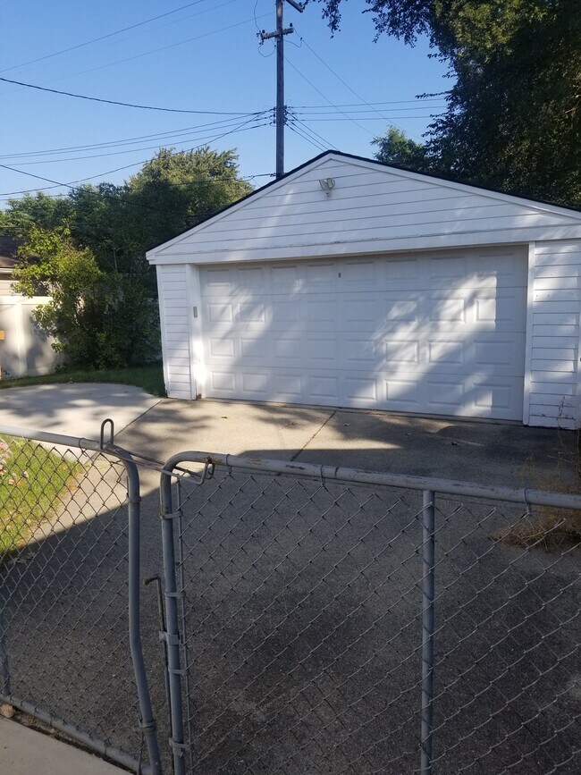 Extra parking space - 313 E. 12 Mile Rd