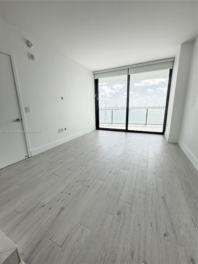 Foto del edificio - 460 NE 28th St