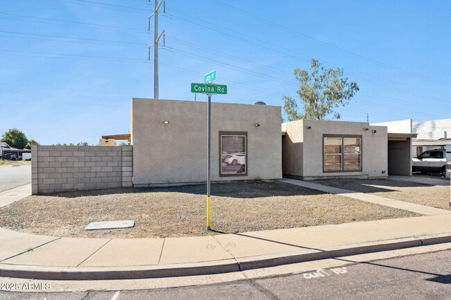 Foto del edificio - 6447 Covina Rd