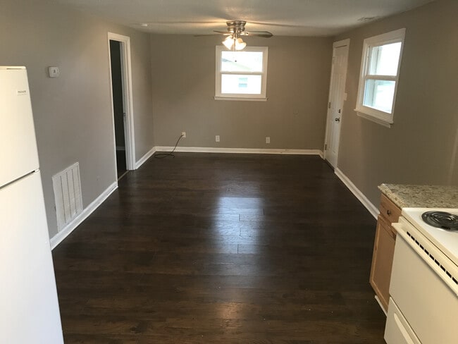 Building Photo - Wotring Duplexes