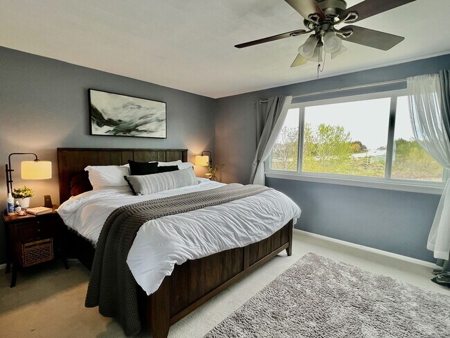 Building Photo - "COMING SOON" Spacious & Inviting Highland...