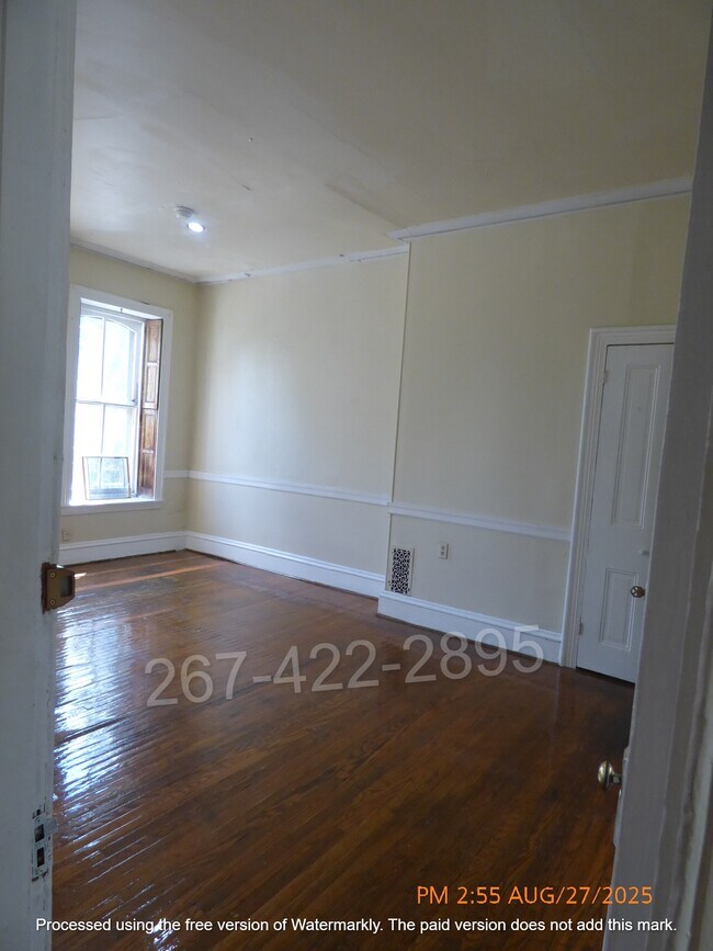Building Photo - 3417 Race St