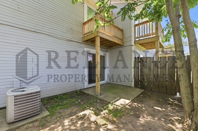 Building Photo - 7206 W Douglas Ave