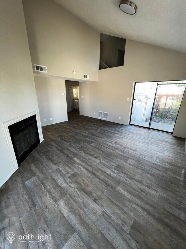 Building Photo - 4924 Indigo Dr NW