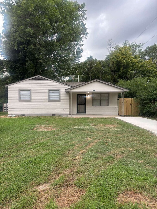 "Charming 3-Bed, 2-Bath Haven on Range Line Road – Your Memphis Retreat Awaits!" - "Charming 3-Bed, 2-Bath Haven on Range Line Road – Your Memphis Retreat Awaits!" Apartment