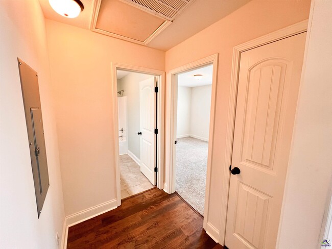 Building Photo - 119 Washington Place Drive
