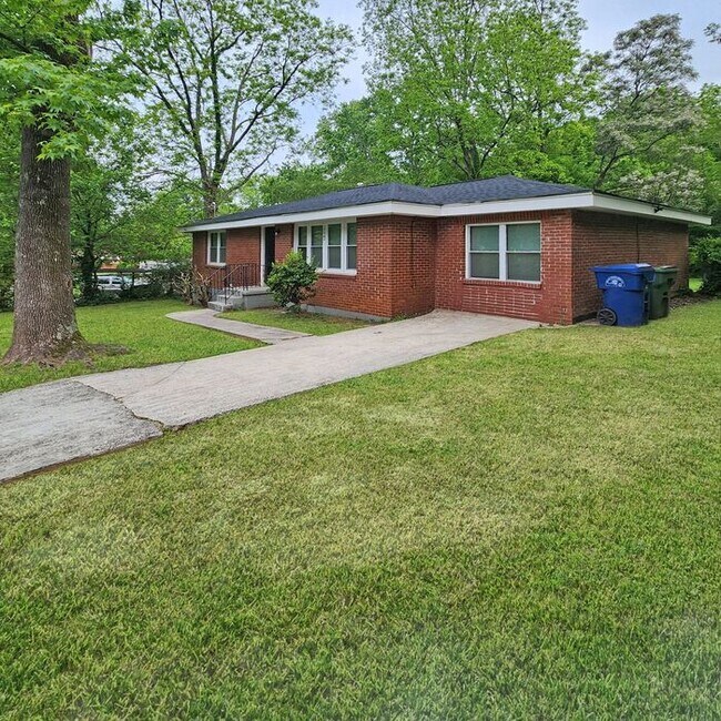 Foto del edificio - 1112 Valley View Rd SE