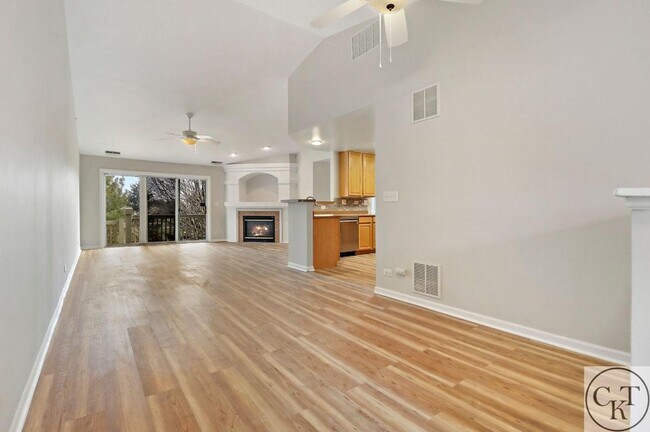 Foto del edificio - 2139 Vanderbilt Dr