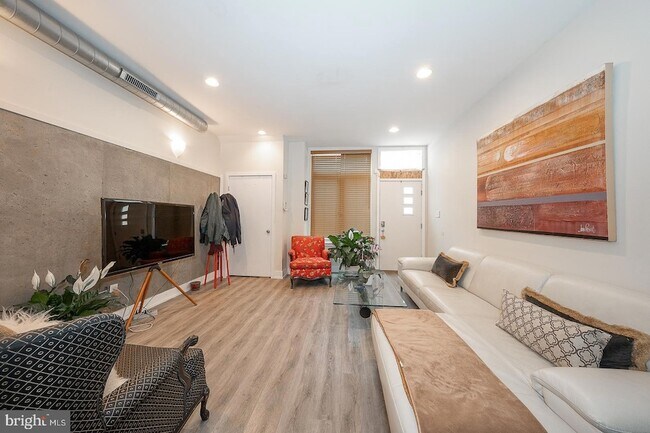 Foto del edificio - 715 Shirley St