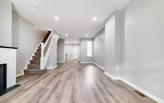 Foto del edificio - SPACIOUS 3bd/1ba Kingsessing Home Availabl...