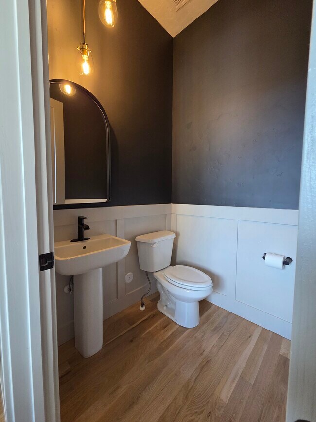 Foto del edificio - 8376 W Brooks Dr