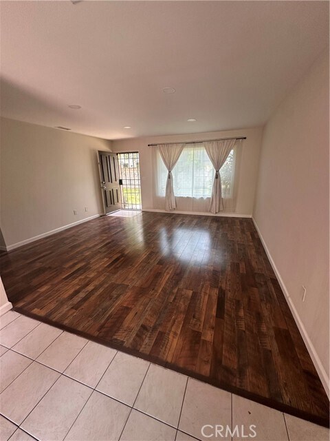 Foto del edificio - 1440 N Weeping Willow Ln