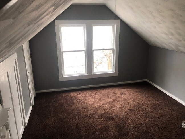 Building Photo - 409 Melville Street