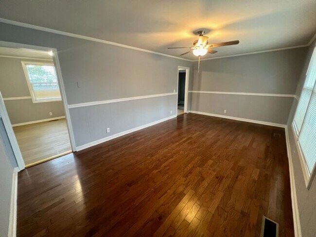 Foto del edificio - Freshly Renovated 3 Bed, 1.5 Bath in Murfr...
