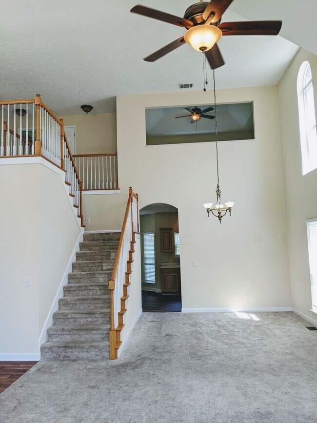 Building Photo - Large Single-Family Home - Deer Valley Sub...