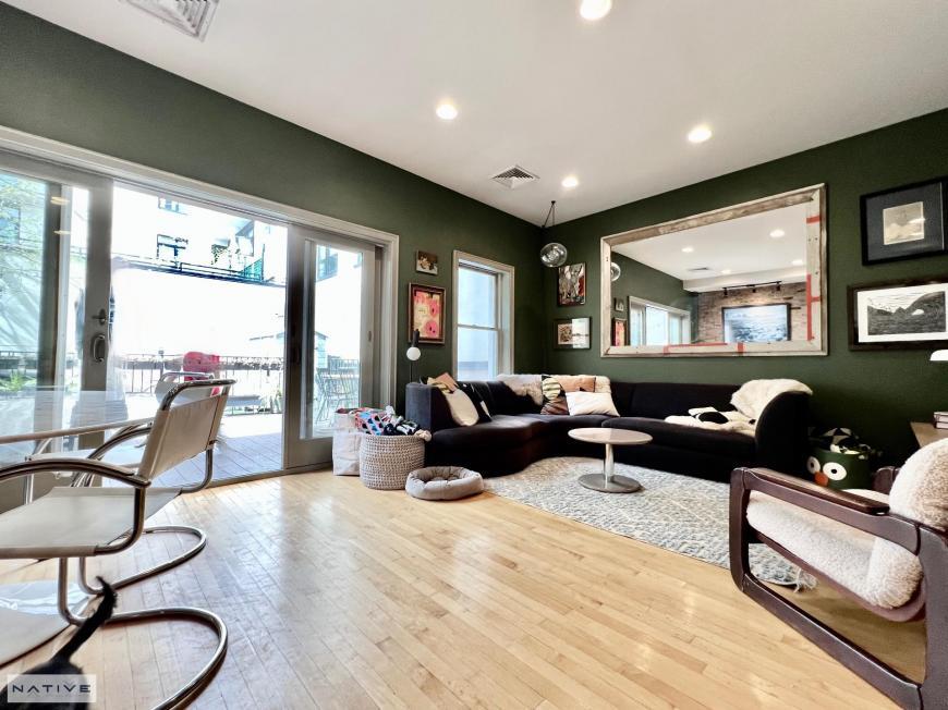 Foto principal - 2 bedroom in BROOKLYN NY 11222