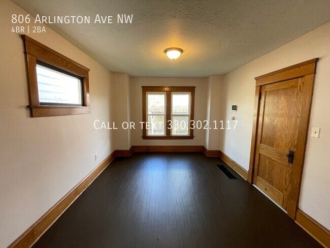 Foto del edificio - Four bedroom two full bathrooms home for rent