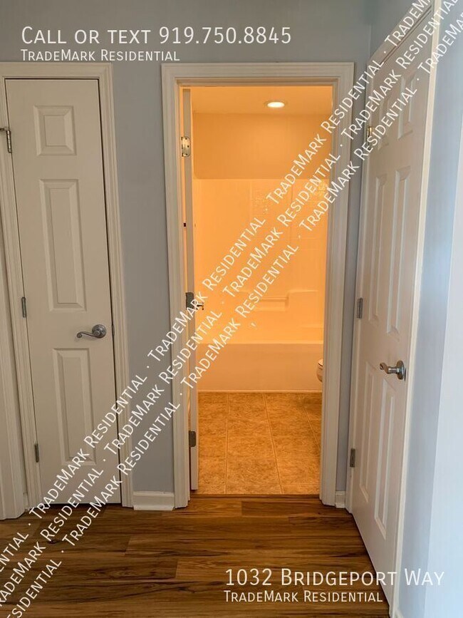 Foto del edificio - 1032 Bridgeport Way