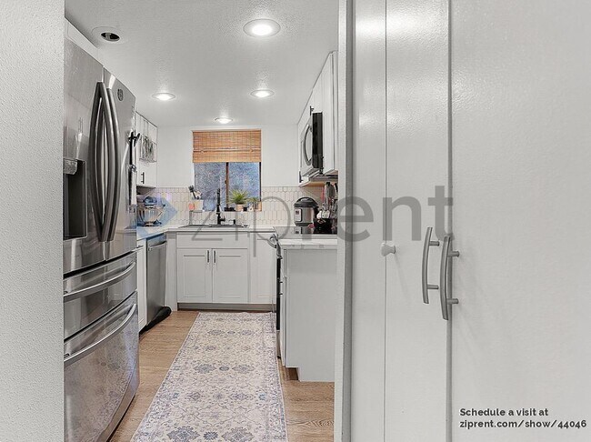 Foto del edificio - 10405 NE 32nd Pl