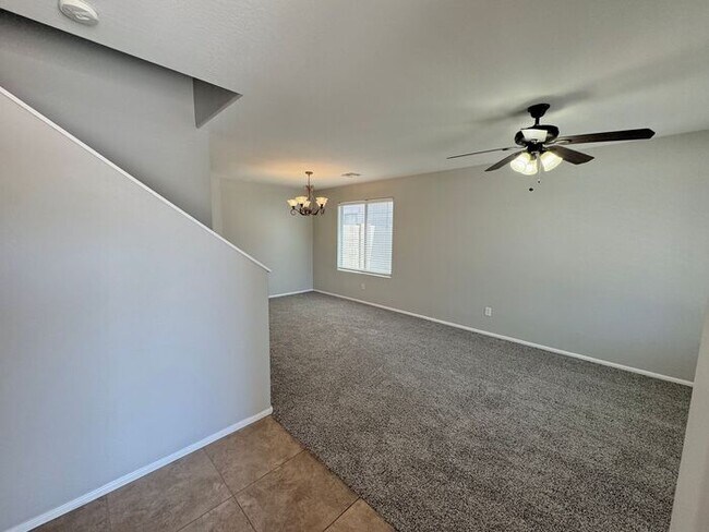 Foto del edificio - Stunning 4Bedrooms/2.5 Bath Home!