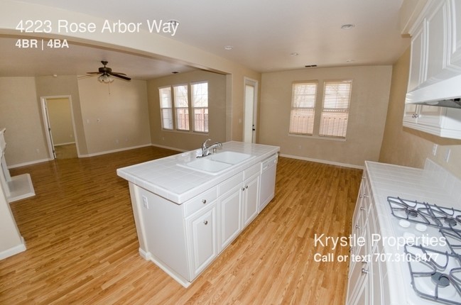 Building Photo - 4223 Rose Arbor Way