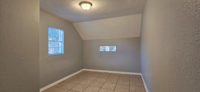 Building Photo - 4/2 Ybor City House- Ready Now!