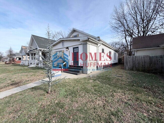 Building Photo - Three Bedroom House | Move In Ready!