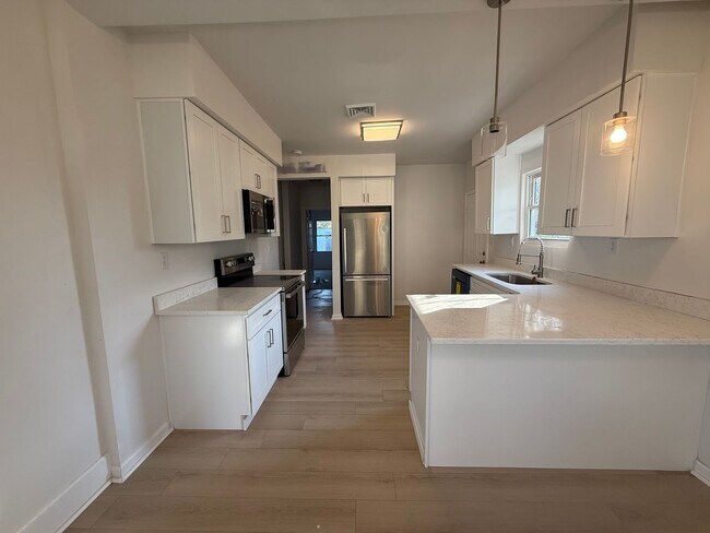 Foto del edificio - Single Family For Rent In Hampton