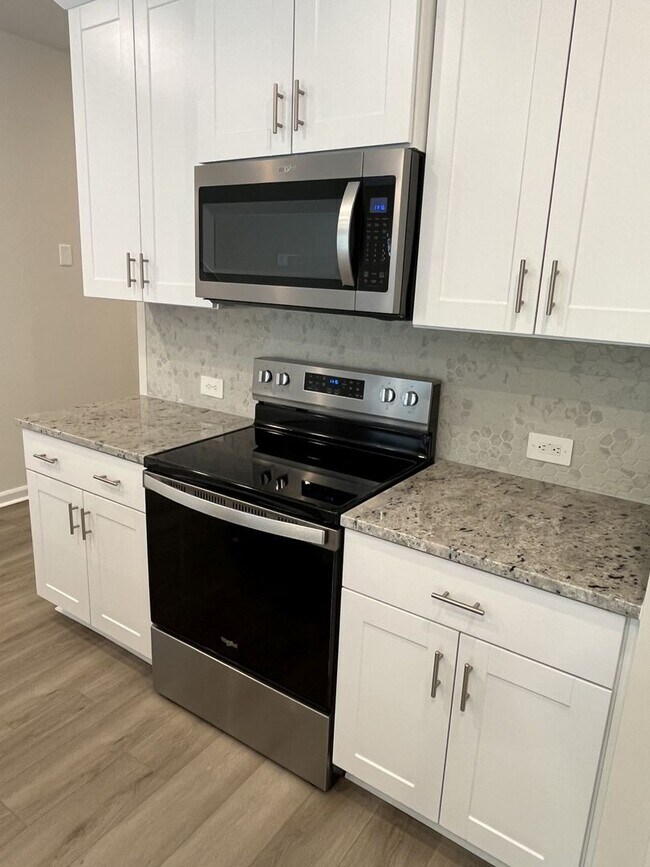Foto del edificio - Newer3 Bed townhome in Concord