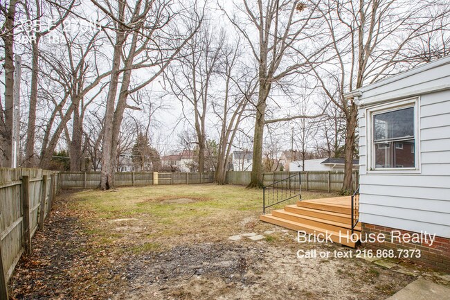 Building Photo - 235 E 270th St
