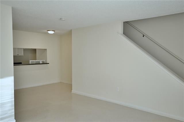 Building Photo - 114 Woodland Dr