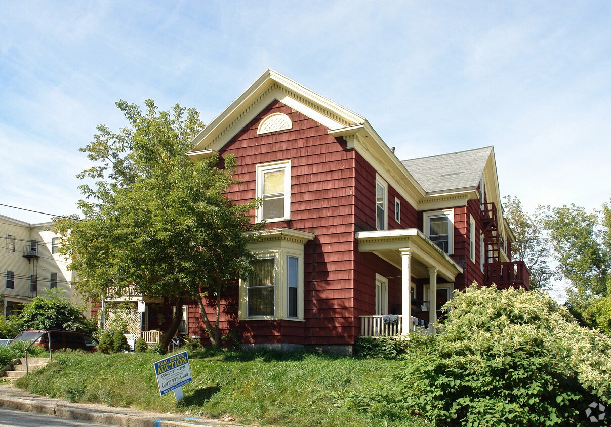 715 Pleasant St, Auburn, ME 04210 Apartments in Auburn, ME