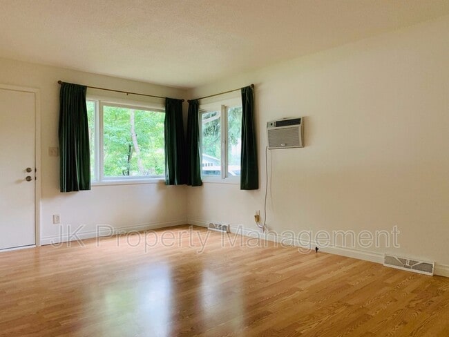 Foto del edificio - 1423 18th Ave S