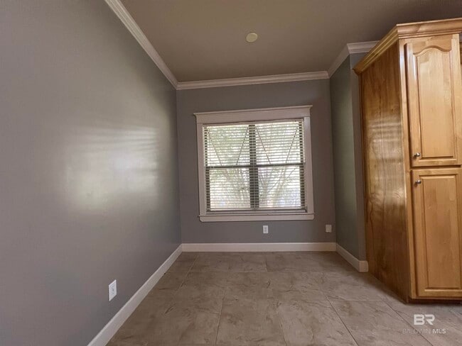 Building Photo - 10410 Emmanuel St