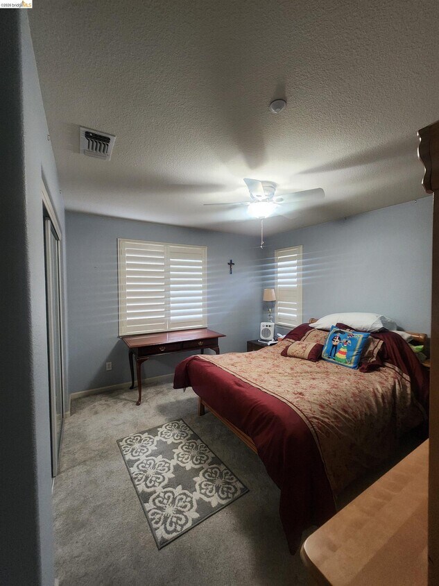 Foto del edificio - 1013 Meadow Brook Dr