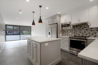 Building Photo - 1050 Corona St