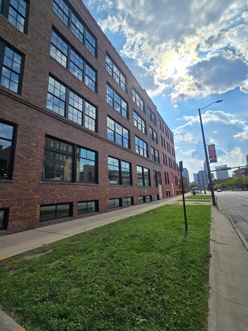 Building Photo - Textile Lofts