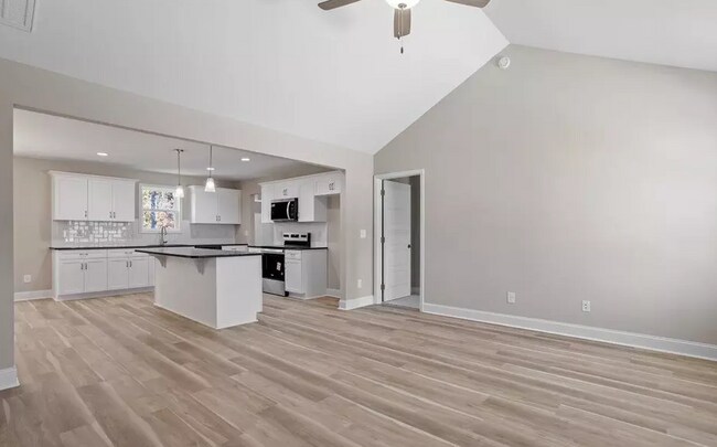 Foto del edificio - 486 Placid Pond Dr