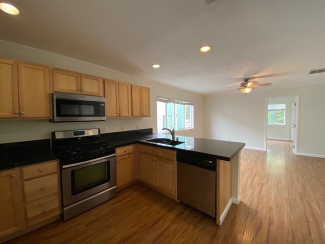 Foto del edificio - 5540 Franklin Ave