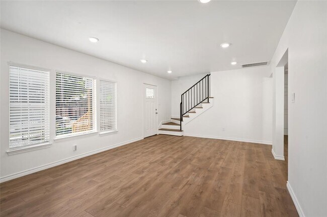 Building Photo - 2815 Gano St