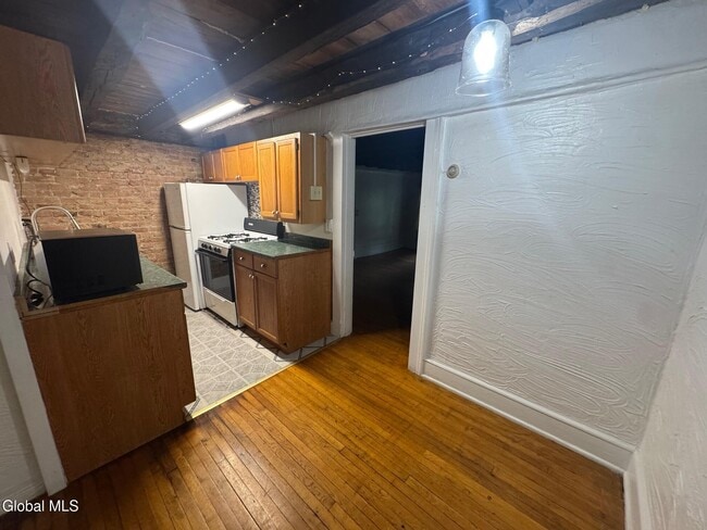 Building Photo - 1519 New Scotland Rd