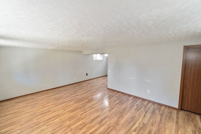 Building Photo - 908/910 East Rockwell Avenue
