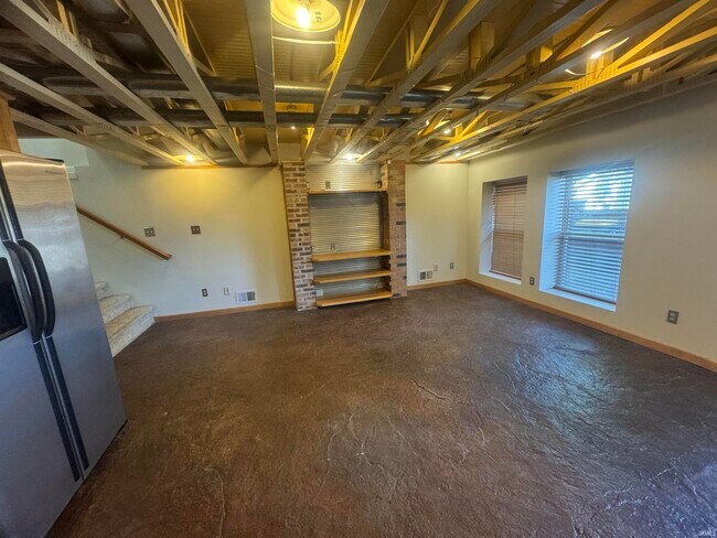 Foto del edificio - 1200 N Washington St