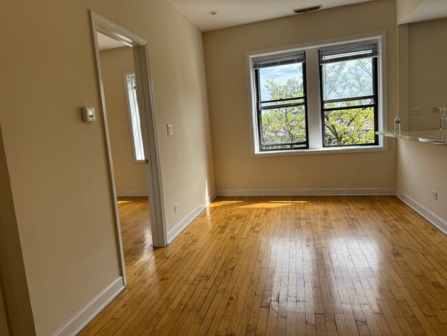 Building Photo - 1746 W Estes Ave