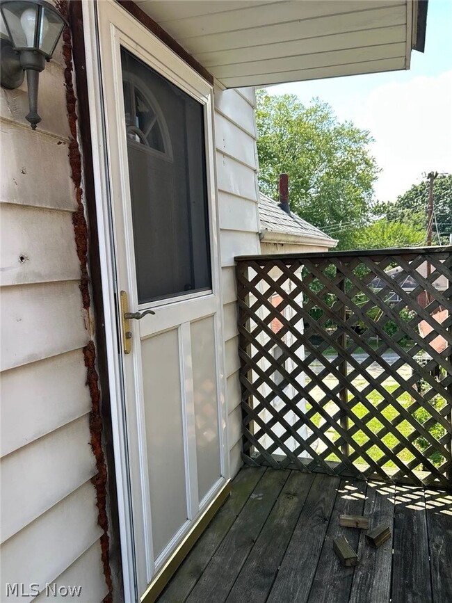 Building Photo - 377 Lawson Ave