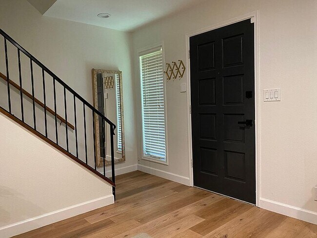 Foto del edificio - 1019 E Northern Ave